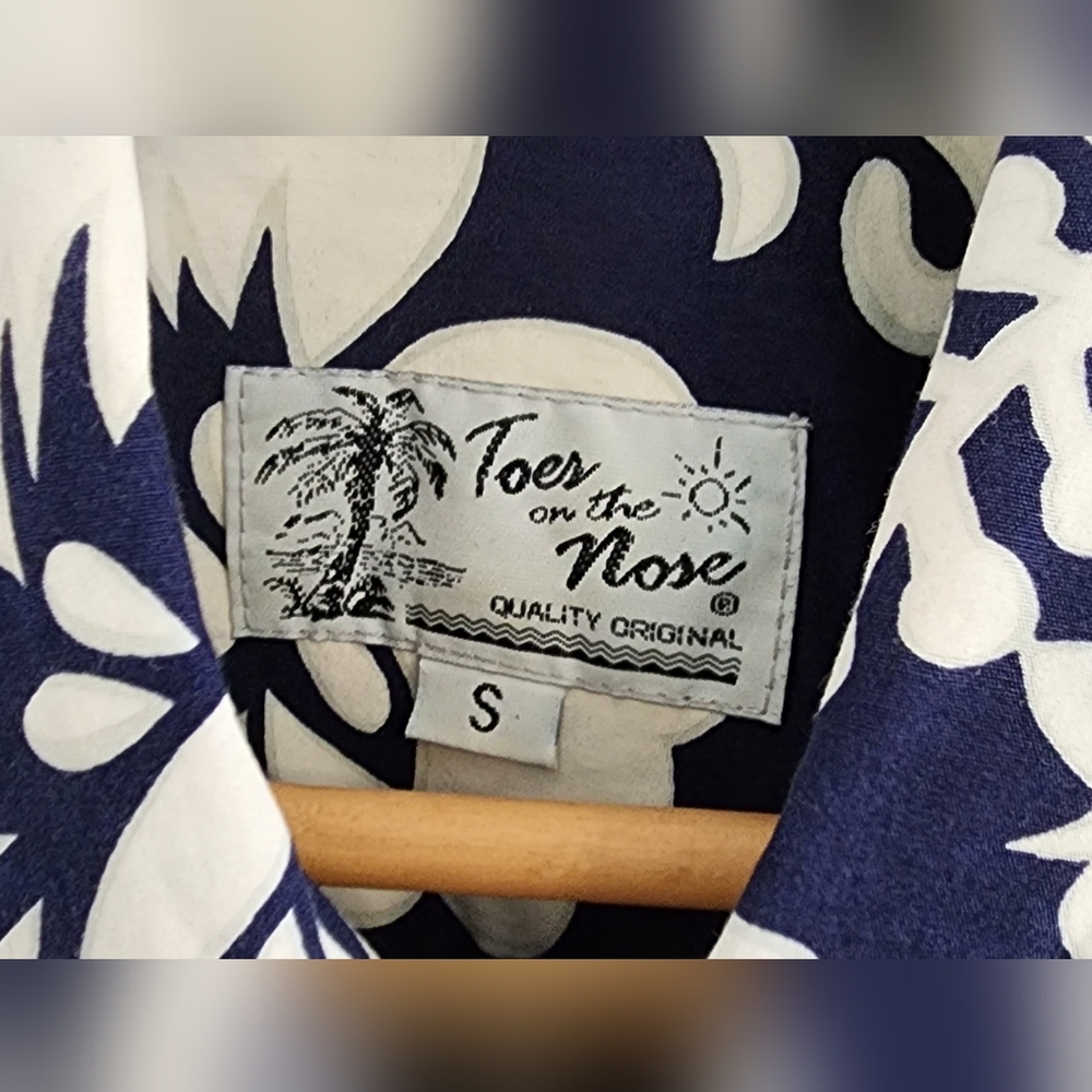 TOES ON THE NOSE Men Collared Shirt Size S Blue Hawaii Button Pocket Cotton - Picture 2 of 7